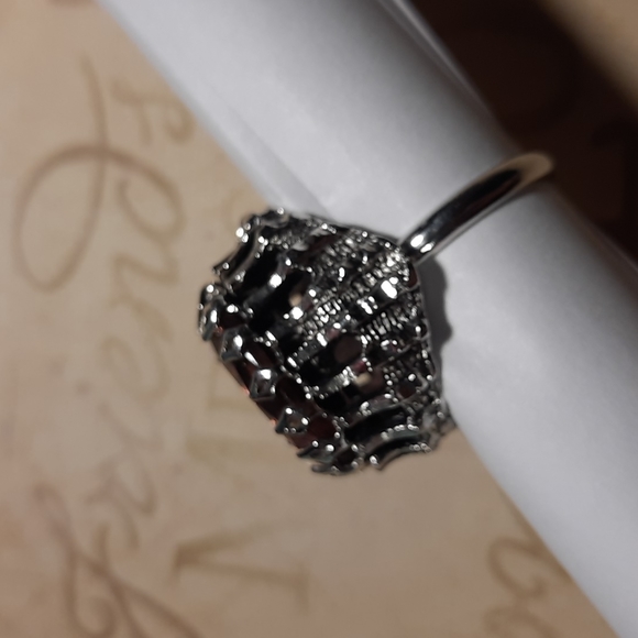 Stunning Vintage Sarah Coventry purple glass ring. - Picture 4 of 7